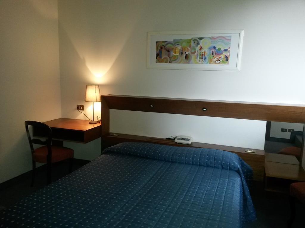 Cravero Rooms Caltignaga Pokój zdjęcie